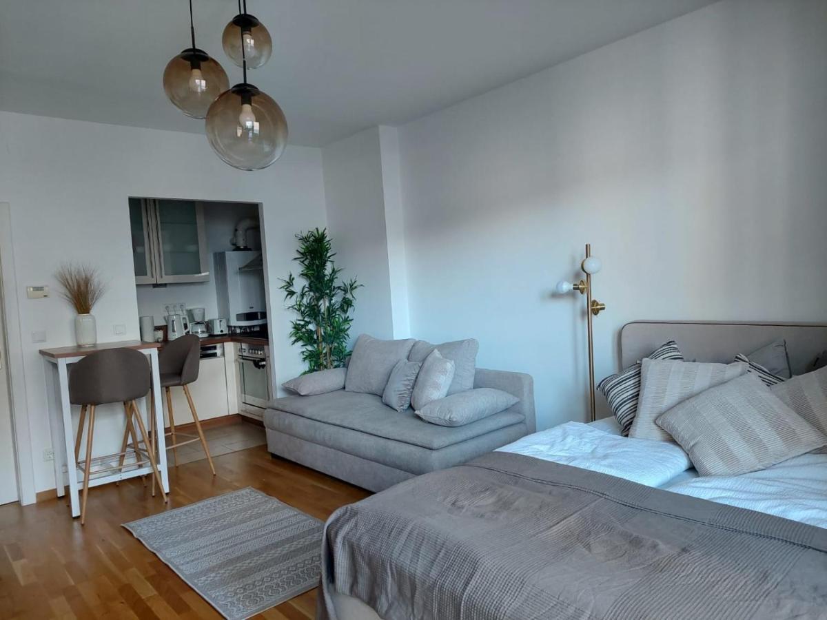 Balcony Apartment, 5 Min Walk To First District Wien Eksteriør bilde