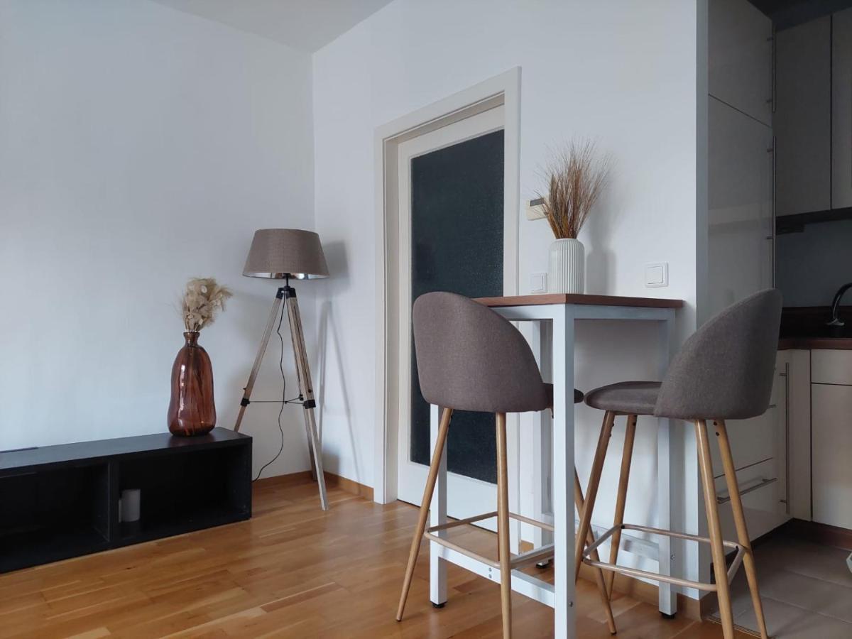 Balcony Apartment, 5 Min Walk To First District Wien Eksteriør bilde